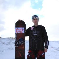 Последние дни зимы дающие возможность прокатится на сноуборде)